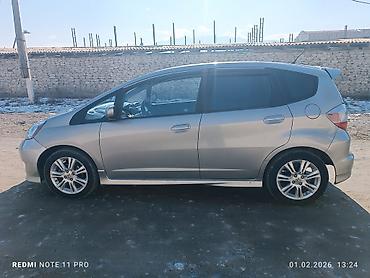 Honda: Honda Fit: 2010 г., 1.5 л, Автомат, Бензин, Хэтчбэк — 3
