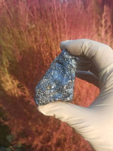 Digər kolleksiyalar: 💎 Təbii Terahertz (Silisyum) daşı😍 Qiymət👉🏻 ölçüsünə görə dəyişir ( 15 — 12