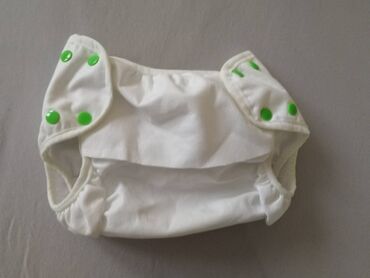 bele jakne sa krznom: Pelena za kupanje bebe korišćena 2 puta. Veličina može da se podesi!