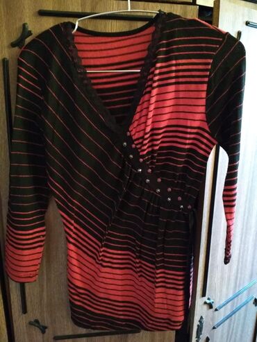 Köynək və bluzalar: Koftaların hər biri 1 manatdan, razmer S(36). Ünvan Azadlıq -da lalafo.az — 13 Köynək və bluzalar: Koftaların hər biri 1 manatdan, razmer S(36). Ünvan Azadlıq — 13