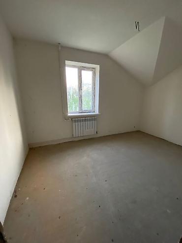 Продажа коттеджей и домов: Уй сатылат дареги ОШМады Чагыр 13-ая улица дом 1 . Уй мансард — 11