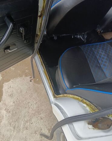 VAZ (LADA): VAZ 2107 sedan – klassik dizayn və sadə mexanika sevənlər üçün — 8