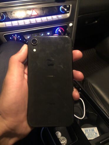 игровой ноут: IPhone Xr, Б/у, 64 ГБ, Desert Titanium, Зарядное устройство, 77 %