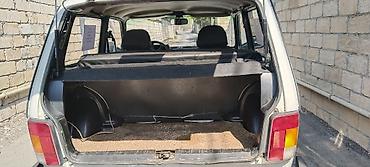 VAZ (LADA): Lada Niva 4x4, ağ rəng, beşqapılı kuzov. Arxa ötürücülü/qoşulan tam — 3