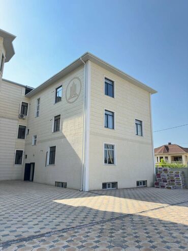 срочно продается квартира: 1 комната, 40 м², Индивидуалка, 3 этаж, Евроремонт