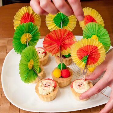 Bayram üçün digər mallar: Muxtalif Party kecirtmek ucun stol bezekleri. Koktel aksesuarlari — 11