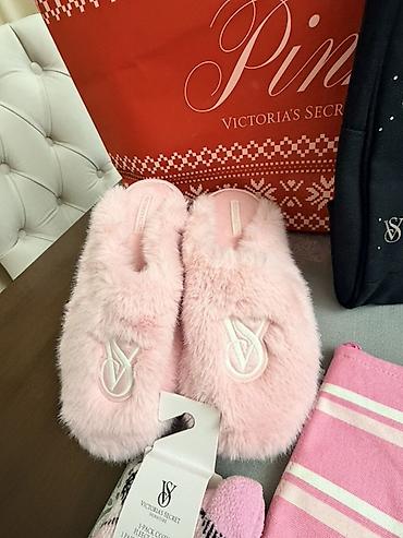 личные веши: Набор аксессуаров Victoria’s Secret Состав: - Дорожная/спортивная — 3