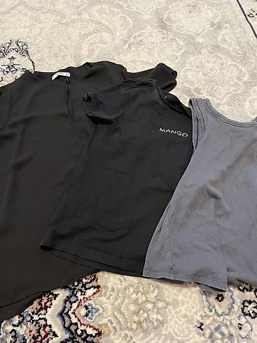 Другая мужская одежда: Продаю пакет вещей за 1000с
Размеры мужские M,L
Размеры женские Xs,S — 9