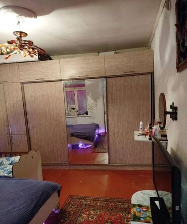 2 ci əl mebel: İri ölçülü dolab 200 manat. Təzədir Yanvarda alınıb. Hunduruyu 2.42