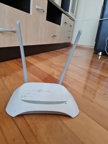 Modemlər və şəbəkə avadanlıqları: Modem TP-link
2 antenli 
ideal işləyir