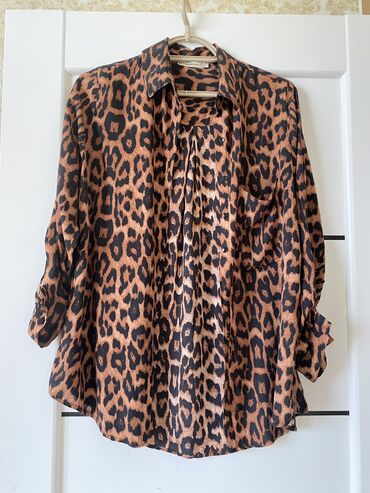 женские рубашки милитари: Böyük bədənlər üçün düyməli köynək. Geyimlərin Ölçüsü XL-42 XXL-44