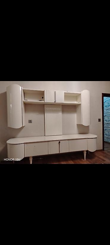 kunc ref: İşlənmiş, Düz TV altlığı, Polkalı — 1