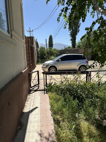 Toyota: Toyota ist: 2003 г., 1.3 л, Автомат, Бензин