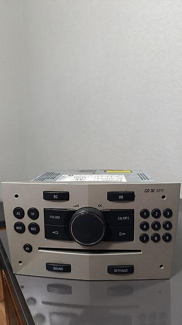 Opel CD 30 MP3 orijinal avtomobil maqnitofonu Xüsusiyyətlər: - CD/MP3