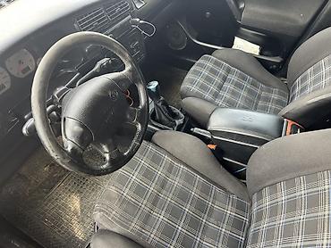 шины на срв: Volkswagen Golf: 1994 г., 1.8 л, Механика, Бензин, Хэтчбэк — 10