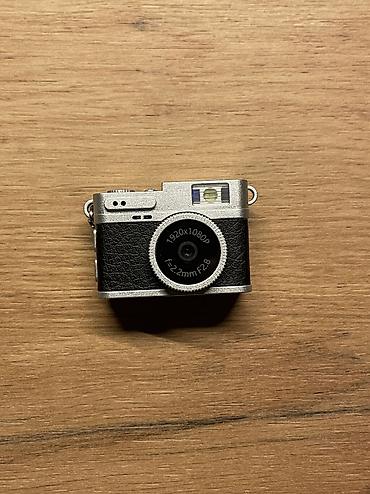 mini led: Mini 1080P Kamera – retro fotokamera Xüsusiyyətlər: - Video çəkilişi — 5