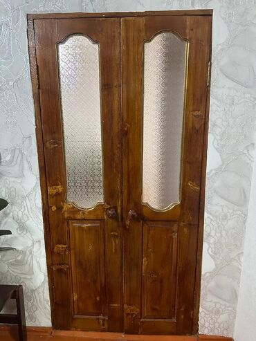 двер прадаю: Г.КАРАКОЛ ПРОДАЮ 
Двери межкомнатные деревянные 
Размер 1,90/90