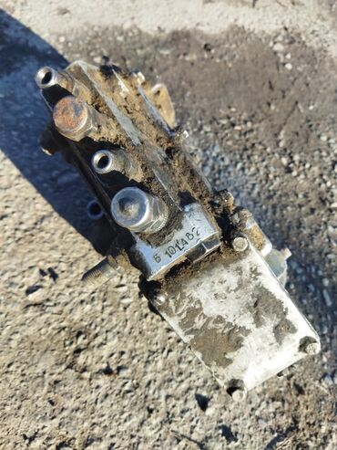 Другой транспорт: Продаю электро компрессор, стоп фонарики для газель, канистры, шины — 20