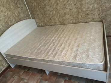 надувной матрас для сна с насосом: Двуспальная Кровать, Б/у