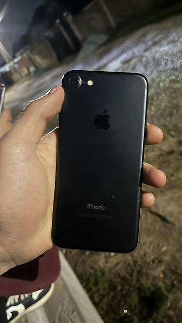 IPhone 7 в чёрном цвете. Акб%100 128гб Аккумулятор вздулся, телефон