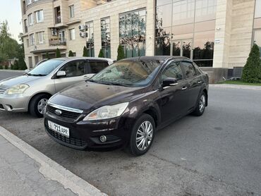 авто бу в рассрочку от частного лица: Ford Focus: 2010 г., 1.6 л, Автомат, Бензин, Седан