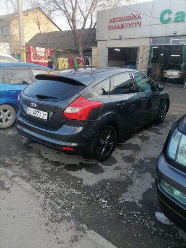 Ford: Ford Focus: 2011 г., 1.6 л, Механика, Бензин, Хэтчбэк