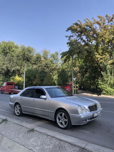 Mercedes-Benz: Mercedes-Benz E 320: 2000 г., 3.2 л, Автомат, Бензин, Седан