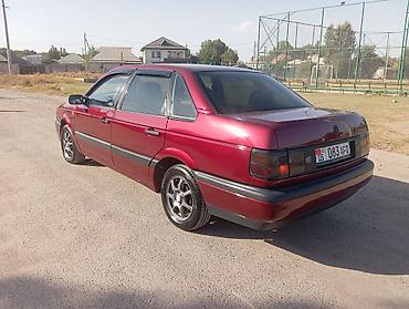 подлокодник: Volkswagen Passat: 1990 г., 1.8 л, Механика, Бензин, Седан — 2