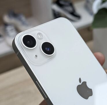 Apple iPhone: IPhone 14, Б/у, 128 ГБ, Белый, Защитное стекло, Чехол, 88 %