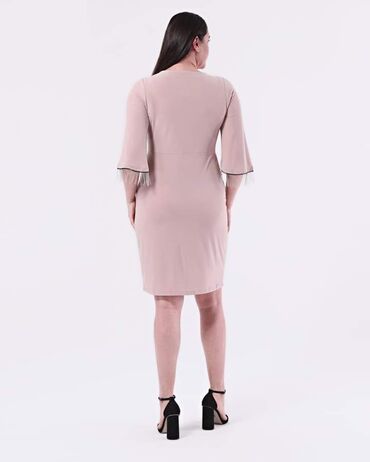 Haljine: Haljine za punije dame 
Cena 2999 din
Veličine XL, 2XL, 3XL, 4XL na lalafo.rs — 25 Haljine: Haljine za punije dame 
Cena 2999 din
Veličine XL, 2XL, 3XL, 4XL — 25