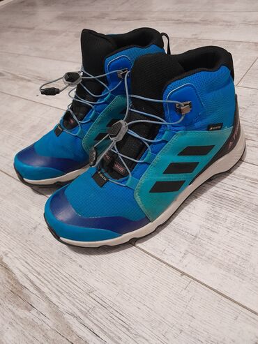 Muške cipele: Adidas terrex 36 kupljene prošle godine i slabo nošene,novi