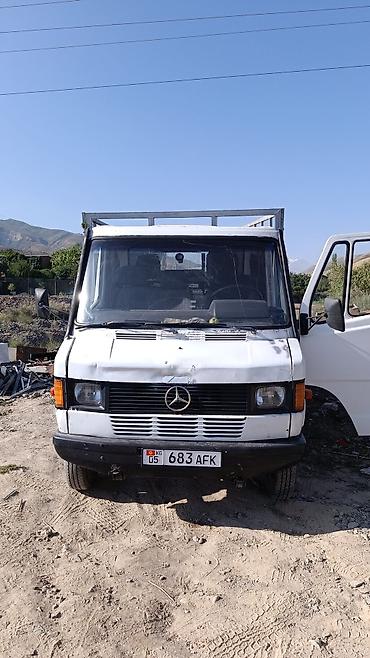 трактор дыты: Грузовик, Mercedes-Benz, Стандарт, 4 т, Б/у — 2