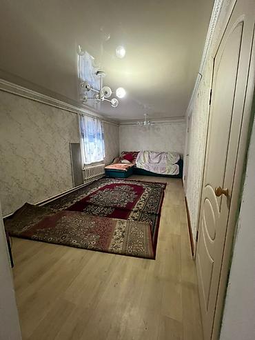 Продажа коттеджей и домов: 🏡 Продается уютный двухэтажный Дом в ж/м Ак-Тилек! 📐 Площадь дома — 16