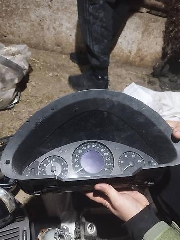 Панели, обшивки: Запчасть на Мерседес 211 Фара простой правая сторона Болоки,рамки — 6