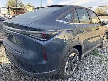 geely emgrand ev450: Geely Geometry E: 2026 г., Электромобиль, Кроссовер — 5