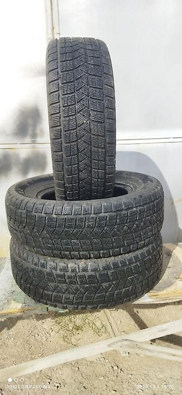 Шины: Шины 265 / 65 / R 17, Зима, Б/у, Внедорожные (АТ/МТ), Firemax — 1