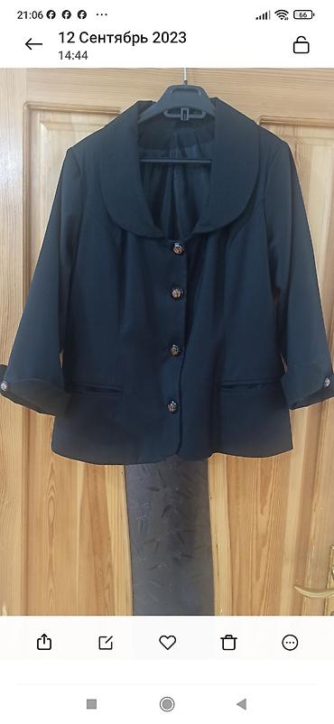 Женская одежда: Qadın qara jaket - Klassik dizaynlı, dizə qədər uzunluqda qısa balon — 1