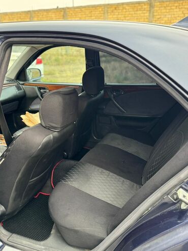 Mercedes-Benz: Mercedes-Benz E-Class: 2.2 l | 1999 il Sedan — 9