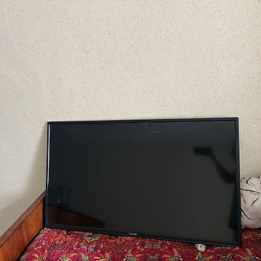 core 2: Телевизор Samsung, диагональ примерно 32–40". Плоская LED‑панель с — 1