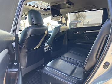 Toyota: Toyota Highlander: 2019 г., 3.5 л, Вариатор, Гибрид, Кроссовер — 8