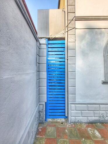 Həyət evləri və villaların satışı: 8-ci kilometr 7 otaqlı, 220 kv. m, Yeni təmirli — 9