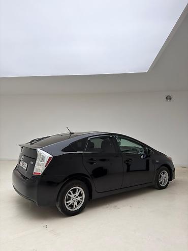Toyota: Toyota Prius: 2011 г., 1.8 л, Вариатор, Гибрид, Лифтбек at lalafo.kg — 5 Toyota: Toyota Prius: 2011 г., 1.8 л, Вариатор, Гибрид, Лифтбек — 5