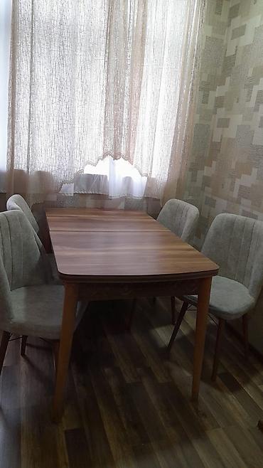 Stol,4 stulla satılır 250 azn.Stol açılır.Dəst yaxşı
