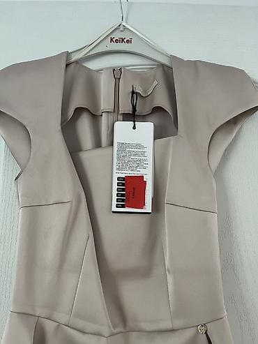 iris: Elegantna haljina midi dužine u bež/šampanj nijansi. Model sa kap — 2