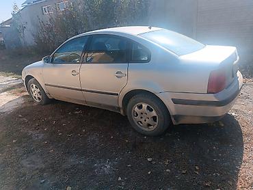 айнек авто: Volkswagen Passat: 1997 г., 1.6 л, Кол менен иштөөчү, Бензин, Седан — 3