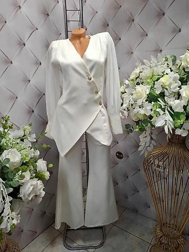 elvudi plavi: Elegantni ženski komplet – sako/bluza sa dugmadima i pantalone - — 1