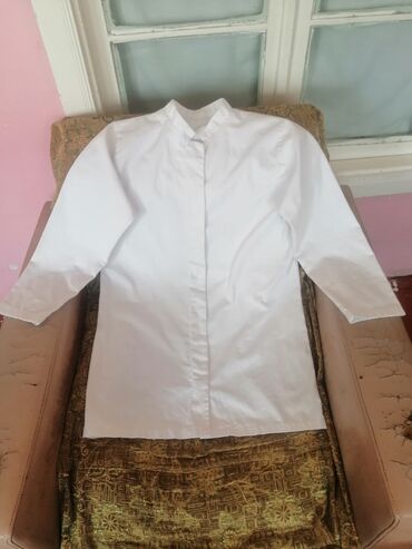 Tibbi geyim: Salam aleykum Ağ rəngde az geyinilmiş tibbi xalatlar ve başqa tibbi — 5