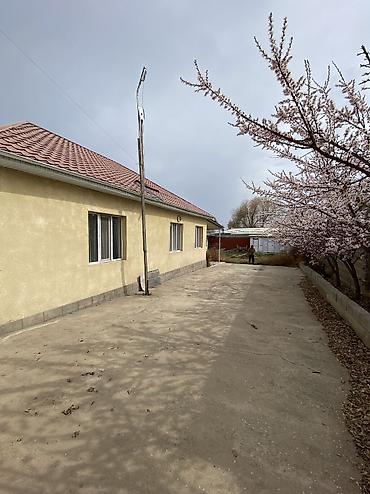 Продажа коттеджей и домов: Продается уютный 🏠дом 📍в сердце города Чолпон-Ата, в районе ипподрома — 1