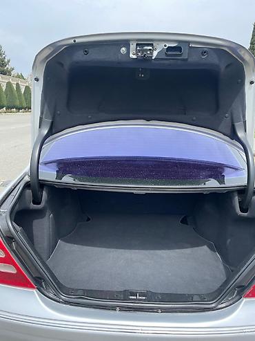 99 maşını: Mercedes-Benz 240: 2.4 l | 2000 il Sedan — 3