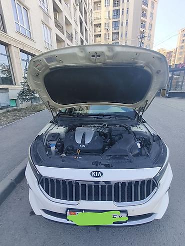 34 bwm: Белый седан бизнес‑класса с выразительным дизайном и богатыми опциями — 5